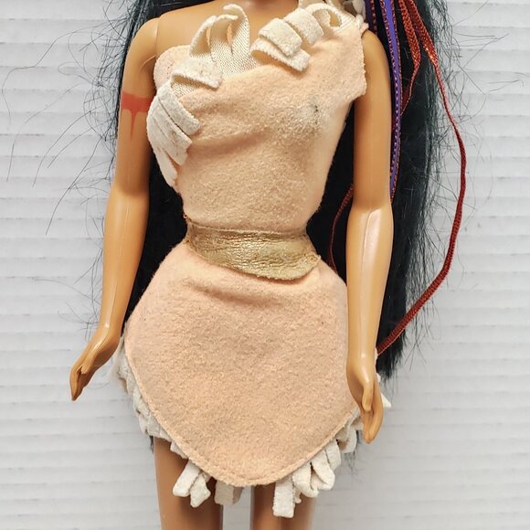 Disney Pocahontas Braided Beauty Doll 1995 - Picture 4 of 9